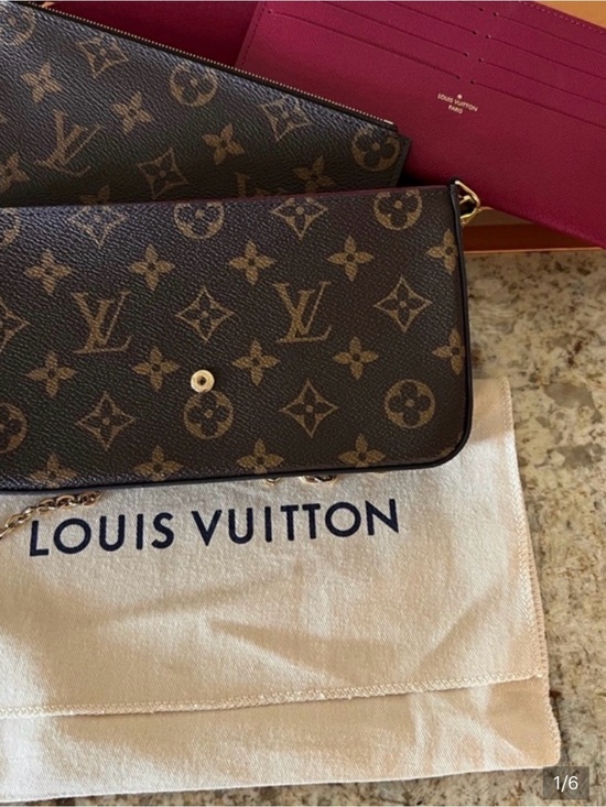 Louis Vuitton Handbags - Louis Vuitton
Pochette Félicie Monogram Clutch/Crossbody/ leather mono strap.